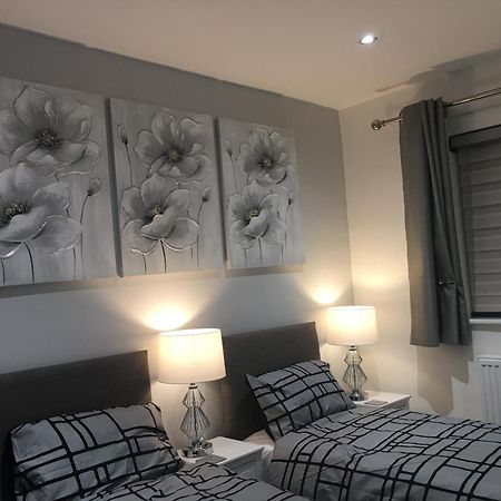 Executive Apartments Free On-Site Parking, 2 En-Suites, Sleeps 4, 史云顿 外观 照片